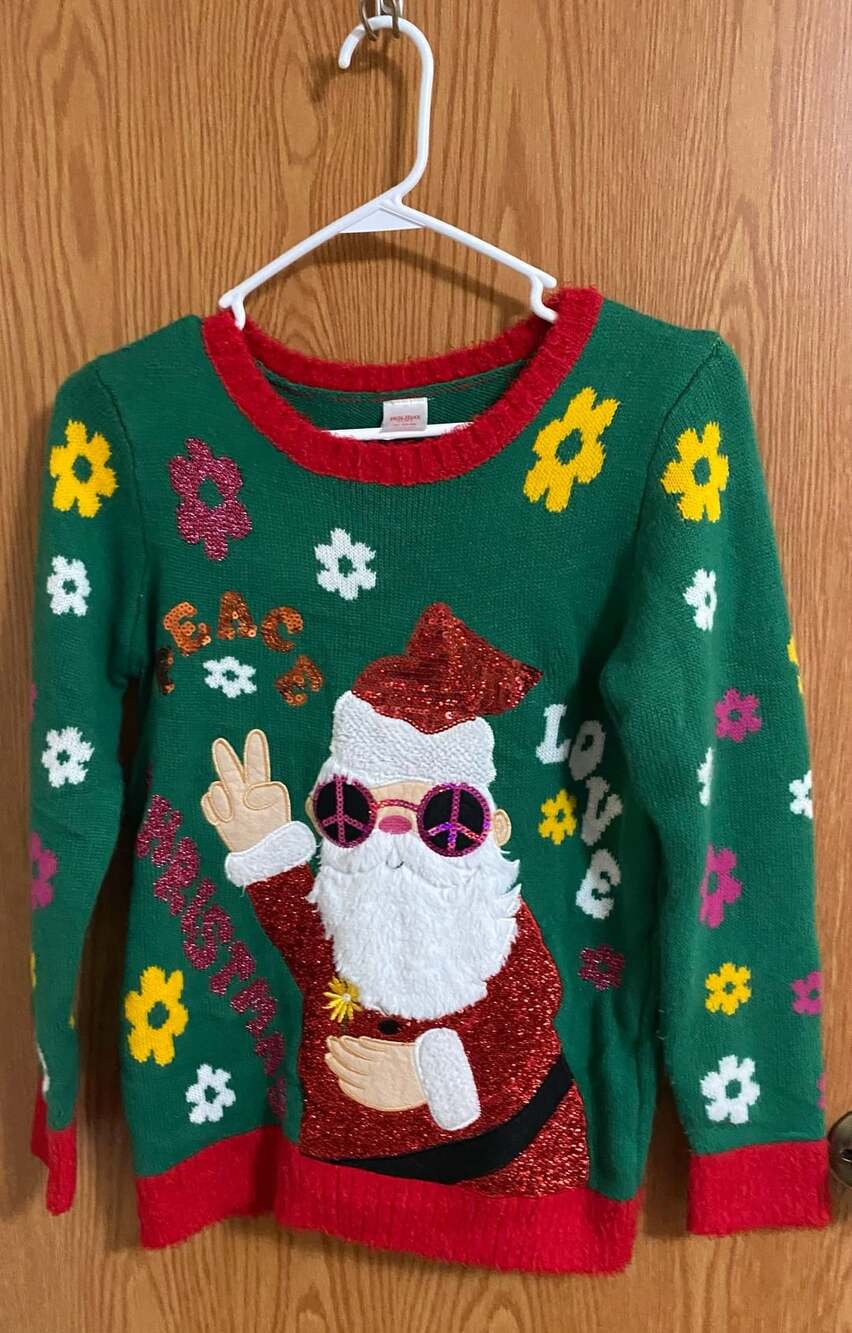 Youth Holiday Time Christmas Sweater Size XL 14-16 Green Santa Peace Sign